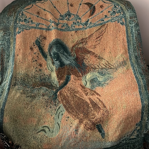Angel of Wishes Tapestry Cotton Throw. Pre Owned 50 x 60 - Picture 2 of 2